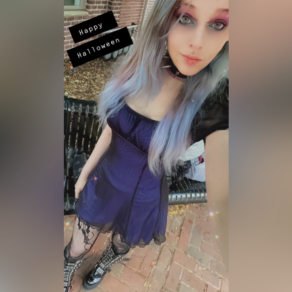 Meet your Posher, Renee-Elizabeth of Wanderlust Vestiaires!